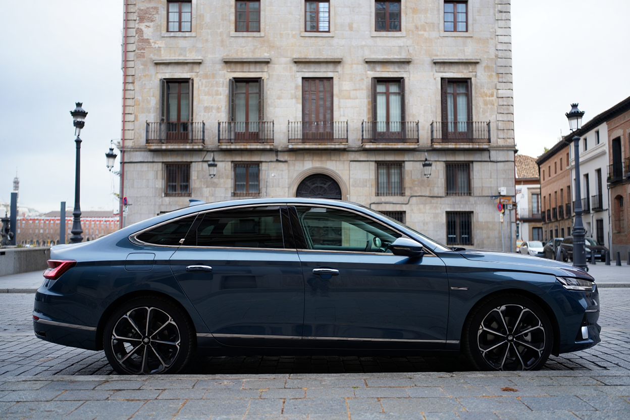 Cómo funciona la compra de coches con cargas en Madrid